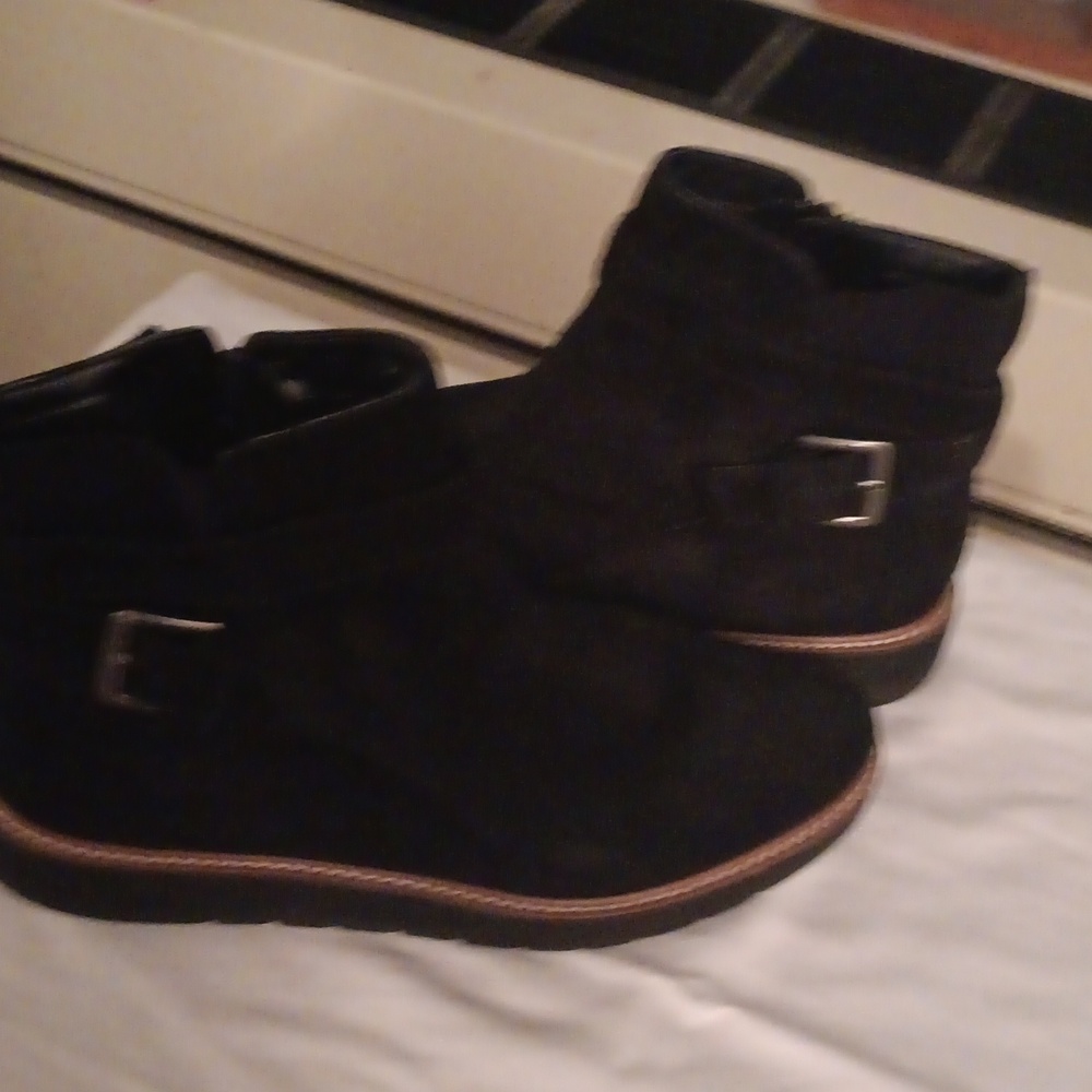 Black boots